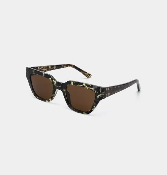 A. Kjrbede sunglasses Kaws Black / Yellow Tortoise