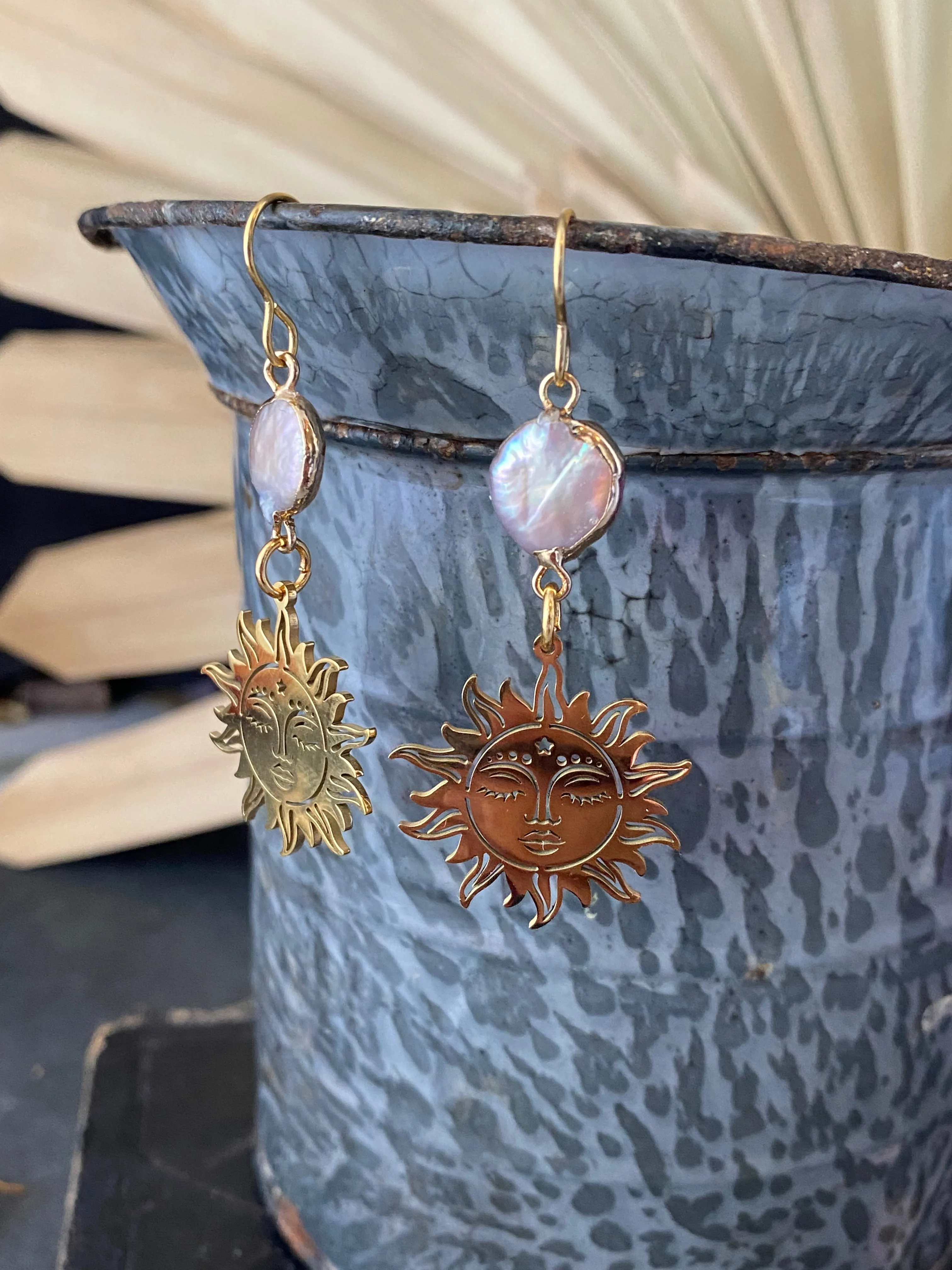 Sun metal charms, pearls, gold metal, earrings